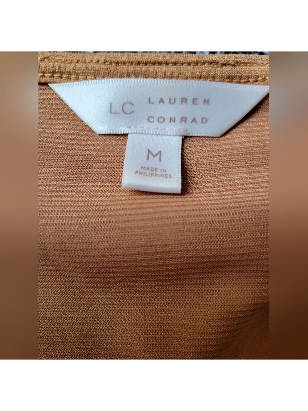 LC Lauren Conrad Orange Pink Poka Dot Runched Top Medium - Picture 3 of 3